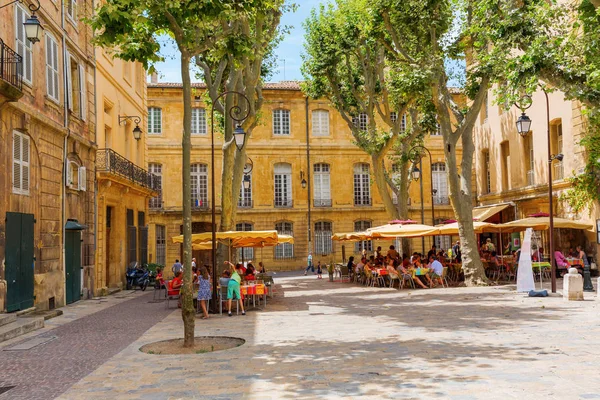 kafe Aix-en-Provence, Fransa ile pitoresk Meydanı