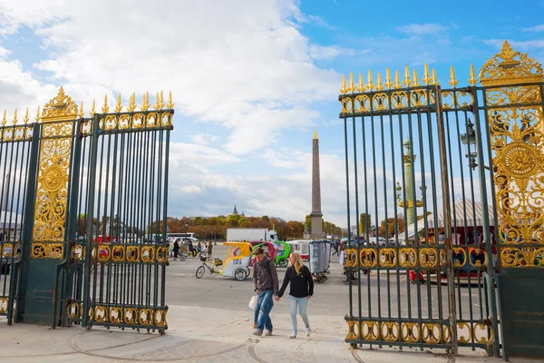 Vstup do zahrady Tuileries v Paříži, Francie — Stock fotografie