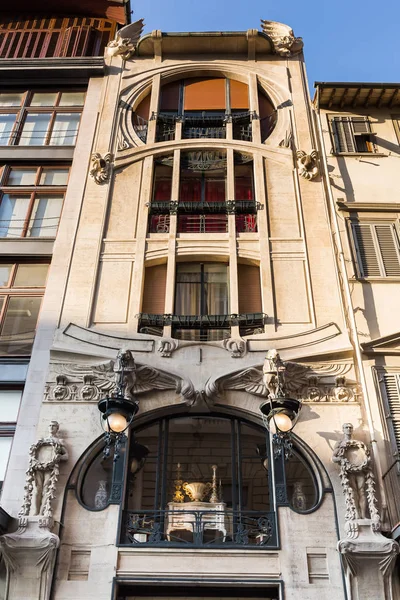 Building with art nouveau facade in Florence — Stock Photo, Image