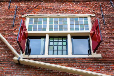 Hoorn, Hollanda tarihi bir binanın pencere