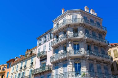 zarif eski şehri Cannes deki bina