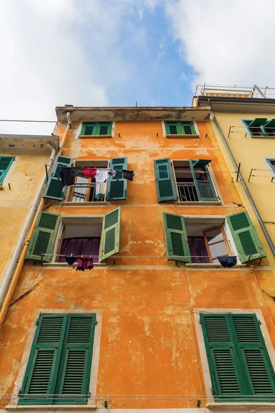 Edificio típico en Riomaggiore, Italia —  Fotos de Stock