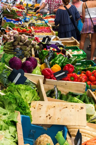 Stall exibição de um mercado de agricultores — Fotografia de Stock