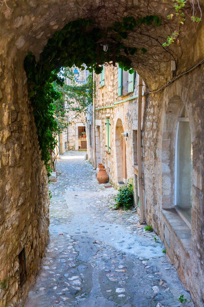 Alley with archway in Saint-Paul-de-Vence, Provence, France