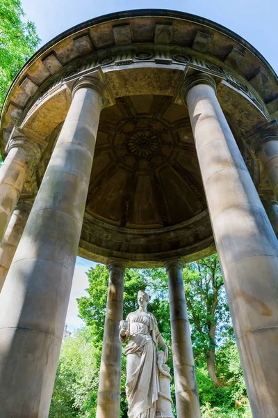 St. Bernards Well in Edinburgh, Escócia, Reino Unido — Fotografia de Stock