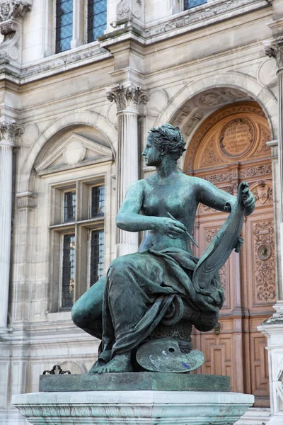 パリ ホテル ド ヴィレでブロンズ彫刻 — ストック写真