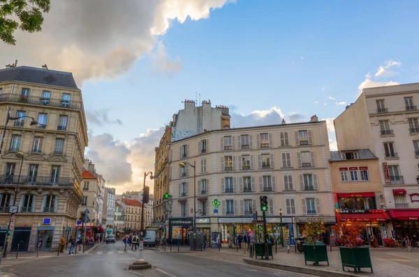 Scena di strada a Belleville, Parigi — Foto Stock