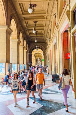 Arcades yanında Piazza Repubblica Floransa, İtalya