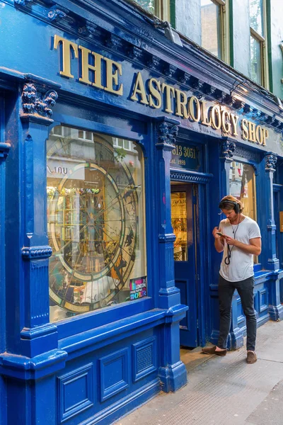 Unika astrologi shop i London, Uk — Stockfoto