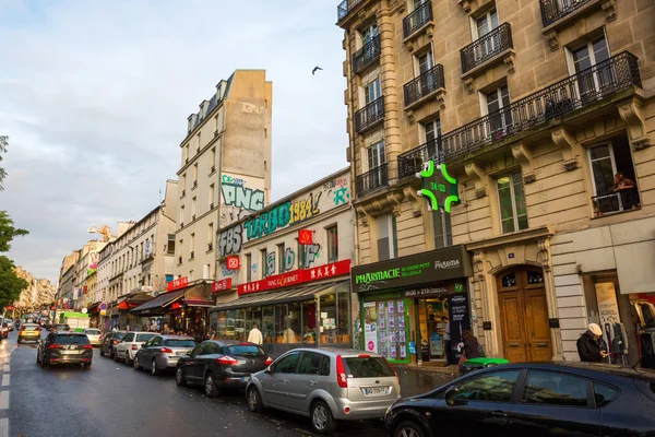 Scena di strada a Belleville, Parigi — Foto Stock