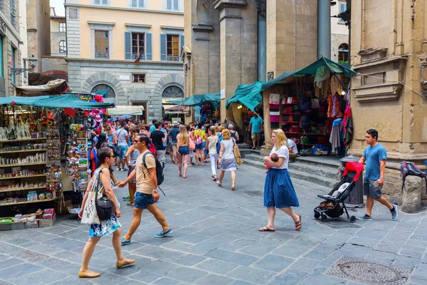 Mercado histórico Loggia del Mercato Nuovo en Florencia, Italia — Foto de Stock