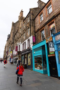 Royal Mile Edinburgh, İskoçya'da dükkanlarında