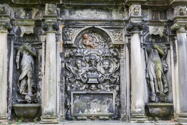 Greyfriars Kirkyard в Эдинбурге, Шотландия, Великобритания — стоковое фото