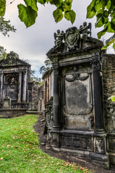 在英国爱丁堡，苏格兰，方济各会墓园 — 图库照片