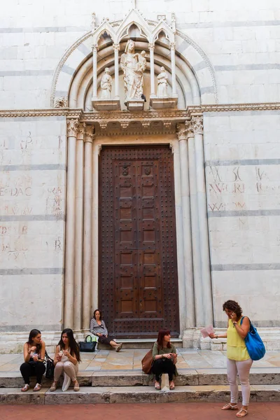 Kerk San Michele in Borgo in Pisa, Italië — Stockfoto