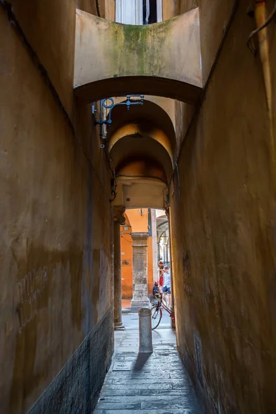 Pintoresco callejón en Pisa, Toscana, Italia —  Fotos de Stock