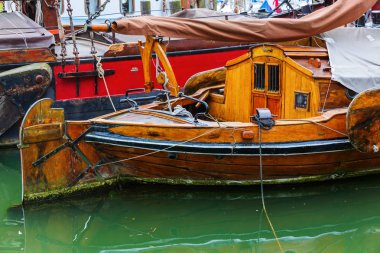 Antik yelkenli bir Harbor