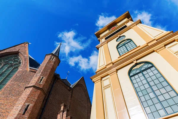エンクホイゼン、オランダの古い教会 — ストック写真