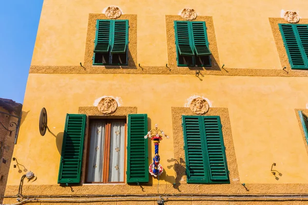 Clădire veche în Siena, Toscana, Italia — Fotografie, imagine de stoc