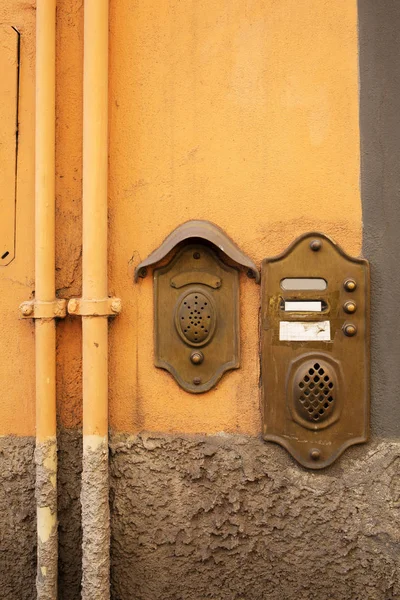 Antieke deurbel in Lucca, Italië — Stockfoto