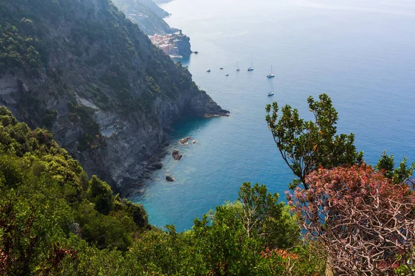 View from coastal hiking path in Cinque Terre — Stock Photo, Image