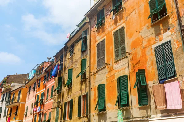 Malebné uličky v Vernazza, Itálie — Stock fotografie