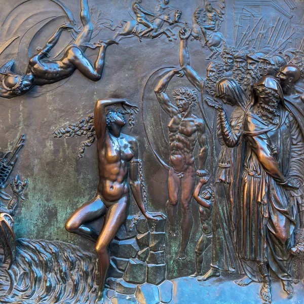 Brązy relief w Florencja, Włochy — Zdjęcie stockowe