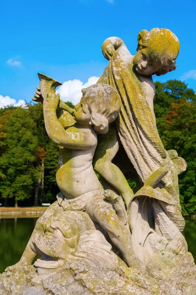 Escultura histórica en el castillo de Nordkirchen, Alemania — Foto de Stock