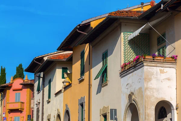 Casas coloridas em Florence, Italia — Fotografia de Stock
