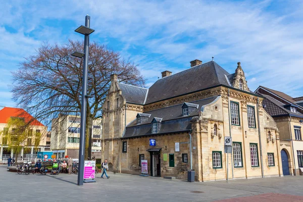 Praça na cidade velha de Valkenburg, Alemanha — Fotografia de Stock