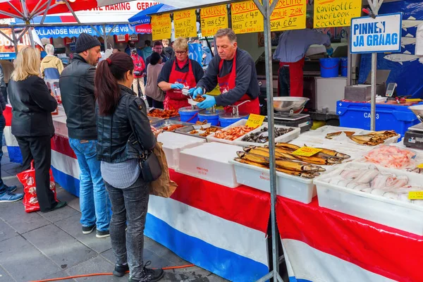 Straatmarkt in Eindhoven, Nederland — Stockfoto