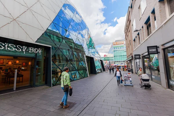 Eindhoven, Hollanda'nın şehirdeki modern mimari — Stok fotoğraf