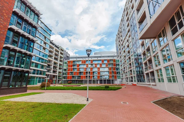 现代住宅建筑在荷兰艾恩德霍芬举行。约 225,000 的居民有 5 大自治市的荷兰和最大的北布拉班特 — 图库照片
