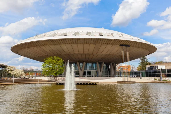 Eindhoven, Hollanda içinde bina Evoluon — Stok fotoğraf