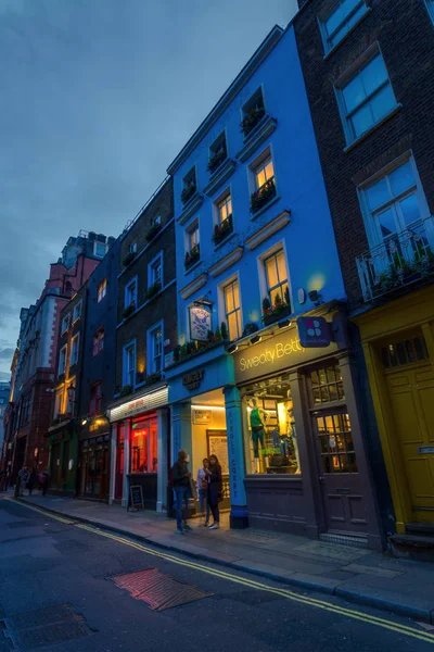 Zobák ulice v Soho, Londýn, Velká Británie — Stock fotografie