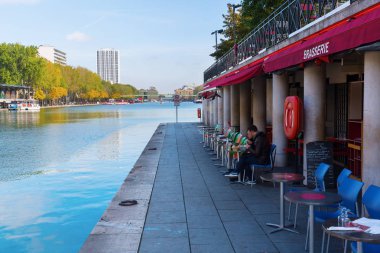 Canal de l'Ourcq Paris, Fransa'da, görüntüleme