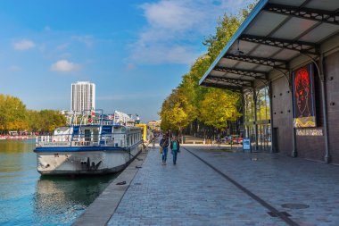 Canal de l'Ourcq Paris, Fransa'da, görüntüleme