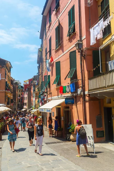 Vernazza, Cinque Terre, İtalya için sokak sahne
