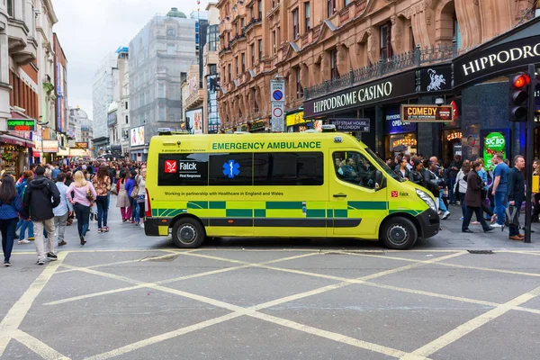 Ambulans London, Büyük Britanya — Stok fotoğraf