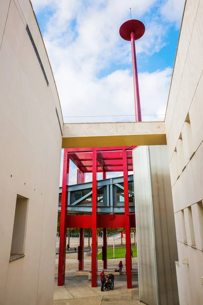 现代建筑在帕洛阿尔托研究中心德拉维莱特，巴黎 — 图库照片