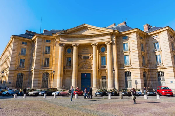 Juristische Fakultät der Universität Paris descartes — Stockfoto