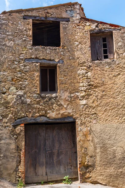 Velha casa abandonada na Provença — Fotografia de Stock