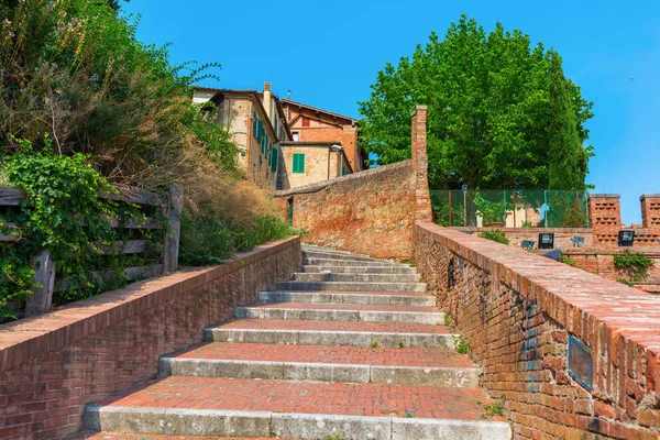 Escaleras en el casco antiguo de Siena — Foto de Stock