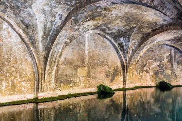 Fontebranda, en medeltida fontän i Siena — Stockfoto