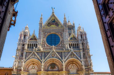 Siena Katedrali'nin Önden Görünüm