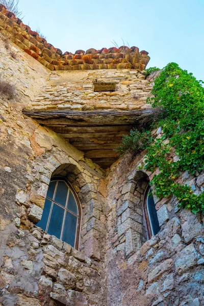 Antiguo edificio en Seillans, Hautes Provence, Francia — Foto de Stock