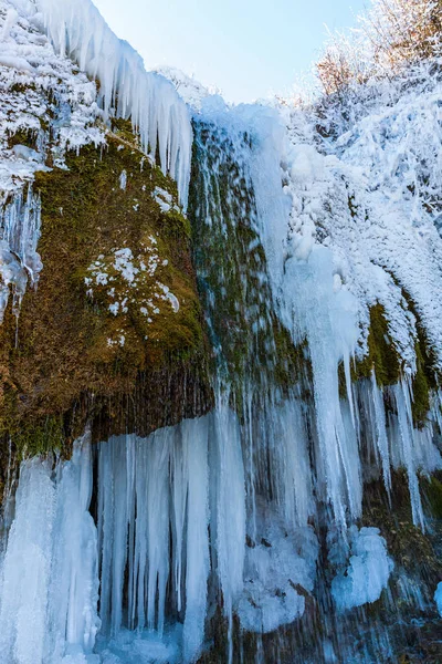Заморожені Dreimuehlen водоспаду біля Nohn, Німеччина — стокове фото