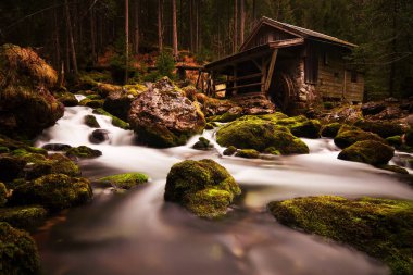 Gollinger şelale Avusturya yakınındaki eski değirmen