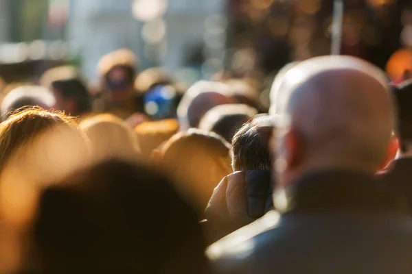 Crowd of people in the city — Stock Photo, Image