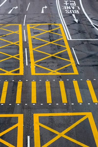 Marcas de carreteras en una calle de Hong Kong —  Fotos de Stock